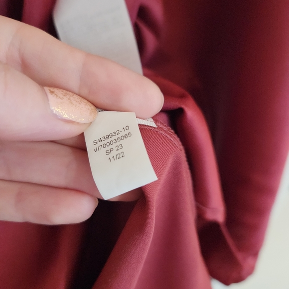 NWT Banana Repulic Factory Dolman V-Neck Satin Top Ruby Rose XS - Picture 9 of 9